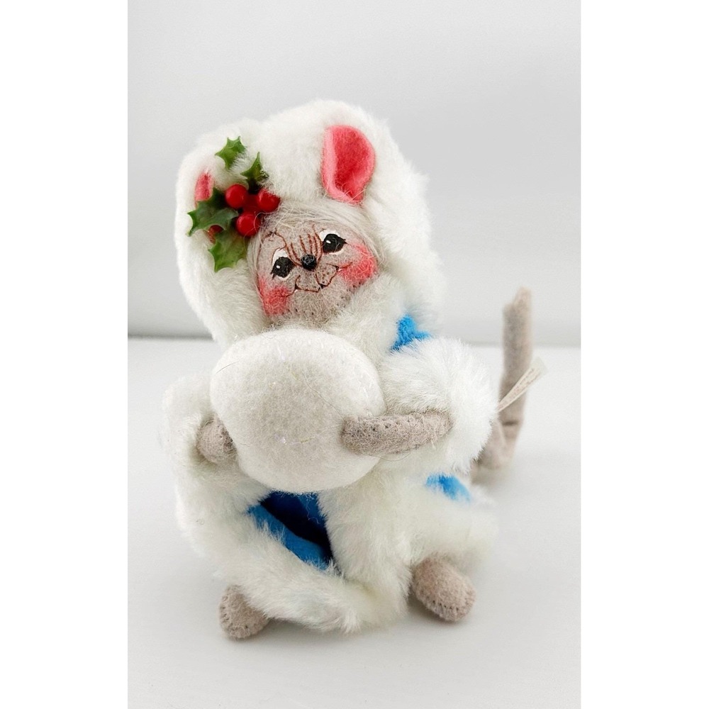 Annalee Vintage 2002 Winter Mouse With Hand Muff & Blue Coat & Hat